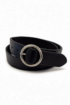 La Ceinture En Cuir Classique Avec Boucle Ronde Pleine