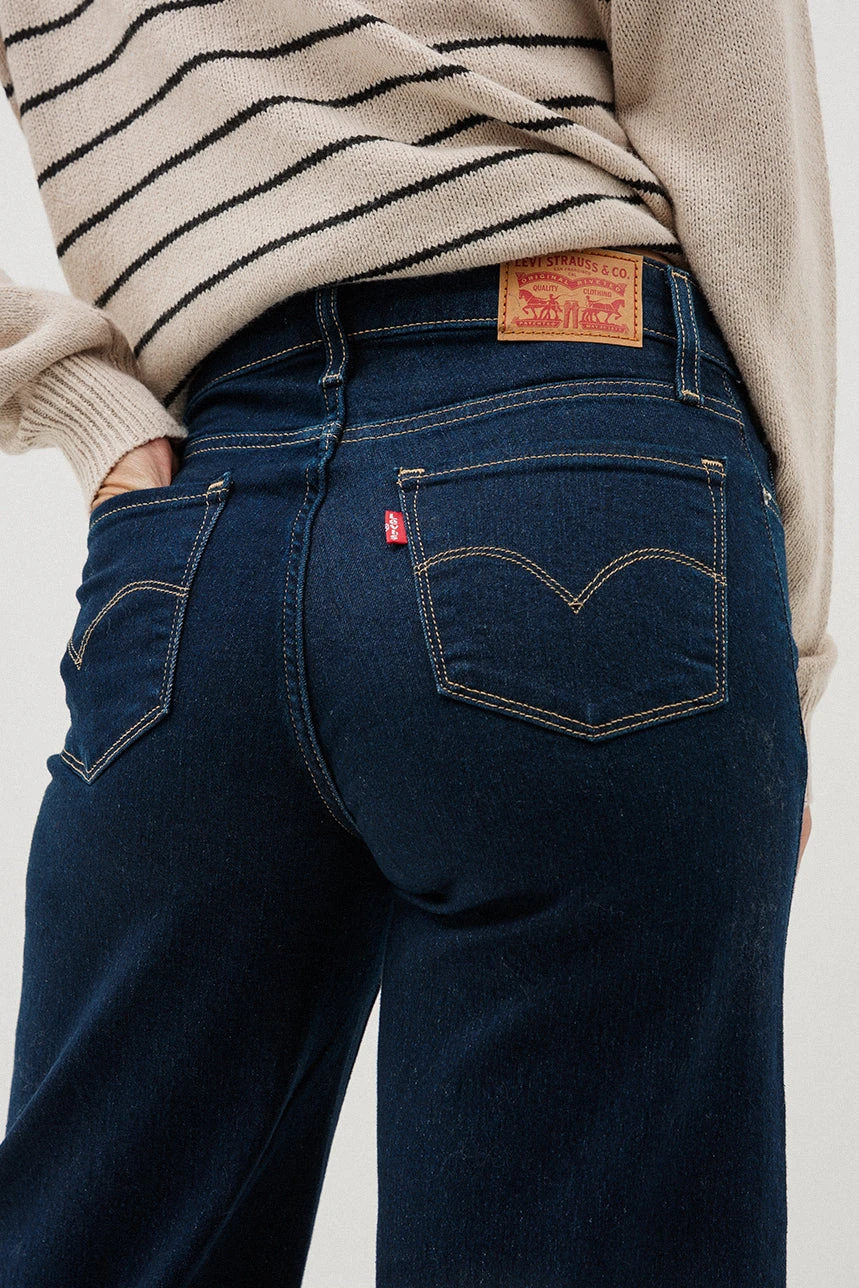 Le Jeans Foncé Levi’s | Modèle 318 3 Le Jeans Foncé Levi’s | Modèle 318 – Image 3