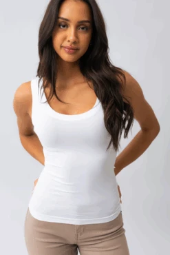 La Camisole Unie Gainante -Mode Femme Homme product 014P02603 21 2 d4c6225d 00ff 4683 aa1d 4f8541d16a66