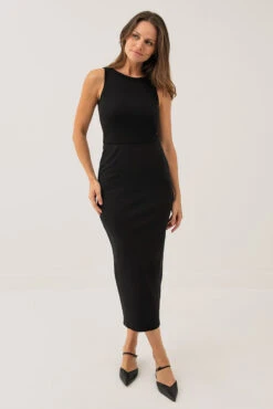 La Jupe En Coton Longue Avec Couture Décorative Et Fente Au Dos