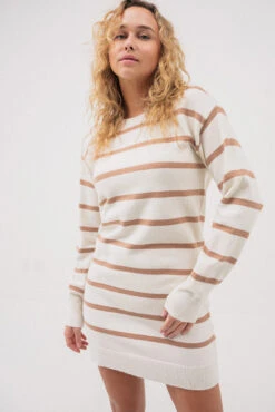 La Robe Rayée En Tricot