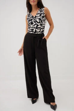 Le Pantalon Chic Noir Avec Boucle à La Ceinture 8 Le Pantalon Chic Noir Avec Boucle à La Ceinture -Mode Femme Homme product 015A10803 172 4