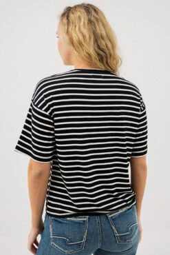 Le T-shirt à Manches Courtes Rayé Légèrement “Boxy” -Mode Femme Homme product 015A13510 162 3