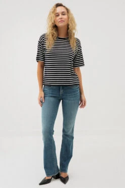 Le T-shirt à Manches Courtes Rayé Légèrement “Boxy” -Mode Femme Homme product 015A13510 162 4