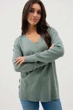 Le Chandail Long Avec Col En V -Mode Femme Homme product 015A14219 83 e9bbe789 ff1c 4fcd ae93 4eac07a04bb3