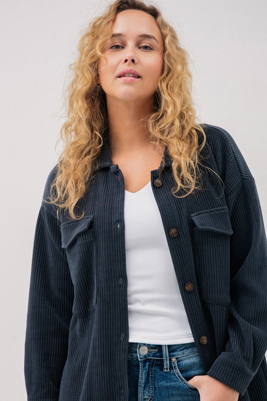 La Surchemise Grise Foncée En Velours Côtelé 2 La Surchemise Grise Foncée En Velours Côtelé – Image 2