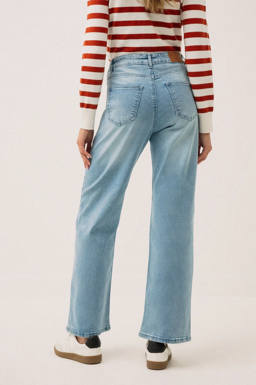 Le Jeans Pâle Jambe Large | Modèle Lily 2 Le Jeans Pâle Jambe Large | Modèle Lily – Image 2