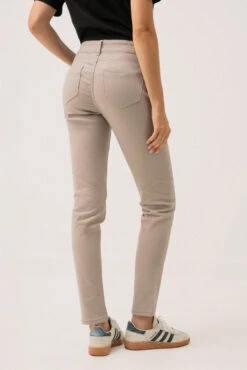 Le Jeans étroit Coloré Sculptant -Mode Femme Homme product 015A16608 27 4