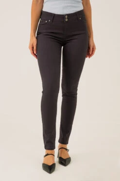 Le Jeans étroit Coloré Sculptant -Mode Femme Homme product 015A16608 60