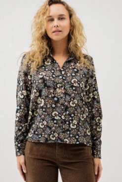 La Blouse à Motif Fleuri Inspiré Paisley