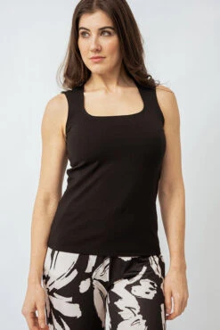 La Camisole Unie Col Carré