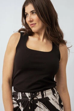 La Camisole Unie Col Carré -Mode Femme Homme product 015P02538 172 2