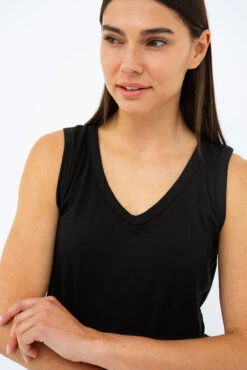 La Camisole Unie Fluide Col En V -Mode Femme Homme product 015P02543 172 2