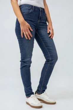 Le Jeans étroit | Modèle Sophia 19 Le Jeans étroit | Modèle Sophia -Mode Femme Homme product 015P16301 235 2
