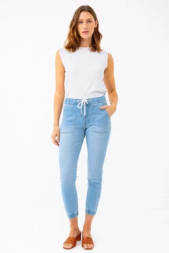 Le Jeans Jogger | Modèle Jade -Mode Femme Homme product 015P16703 23 6dde658a 9894 4d0b bbe0 b8f634fa676a