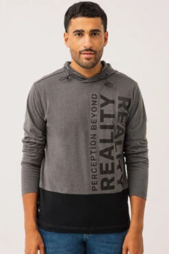 Le Chandail à Capuche Avec Empiècement Au Bas à L’avant Par Projek Raw -Mode Femme Homme product 143712 273