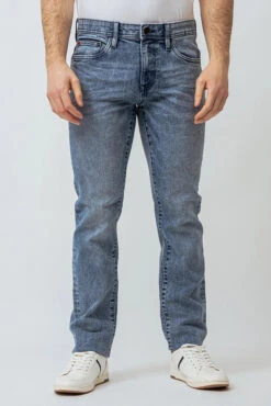 Le Jeans Droit Délavé | Modèle Baru