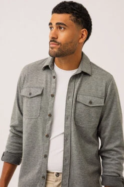 Le Chemise En Tricot Sergé Texture Flanelle Grise -Mode Femme Homme product 147231 95 3