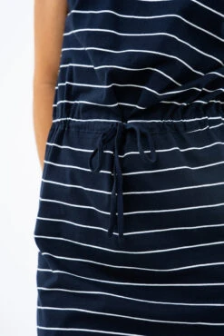 La Robe T-shirt Cintrée à La Taille Par Only -Mode Femme Homme product 15153021 142 4 45188729 10e2 487b ba8c f0d84af87d81