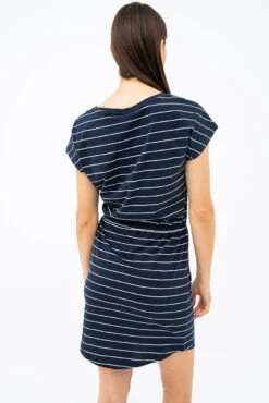 La Robe T-shirt Cintrée à La Taille Par Only -Mode Femme Homme product 15153021 142 5 4408b19f adcf 4a73 86a4 9e7daae08033