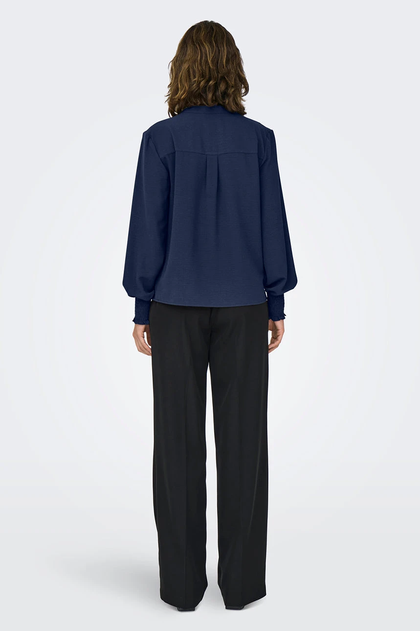 ONLY La Blouse En Crêpe Avec Col En V 13 ONLY La Blouse En Crêpe Avec Col En V – Image 13