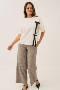 ONLY Le T-shirt Blanc Avec Boucles Noires