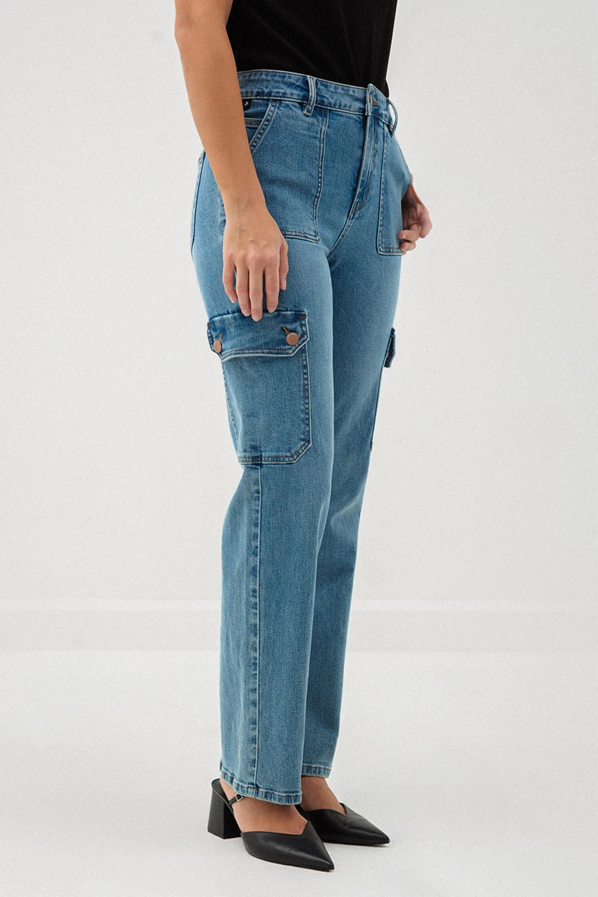 Le Jeans Droit à Poches Cargo Par Lois 2 Le Jeans Droit à Poches Cargo Par Lois – Image 2