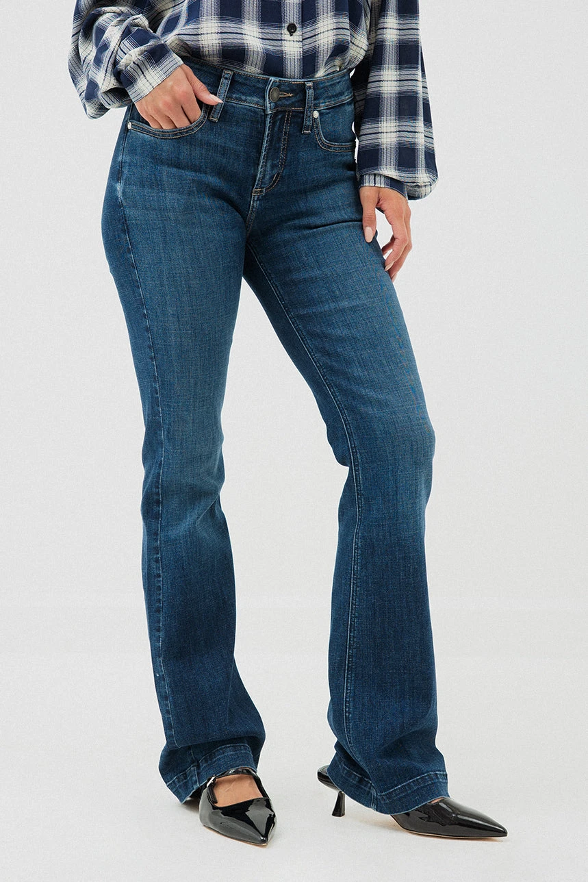 Le Jeans Silver | Modèle Suki Curvy Mid Rise Bootcut 1 Le Jeans Silver | Modèle Suki Curvy Mid Rise Bootcut