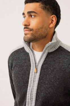 Le Cardigan En Tricot Deux Couleurs Doublé En Flanelle Par Oxygen -Mode Femme Homme product MS100 567 172 2