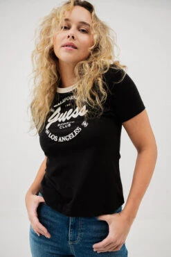 Le T-shirt Guess Avec Motif Brodé