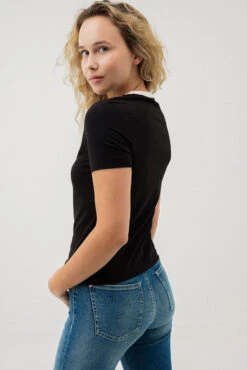 Le T-shirt Guess Avec Motif Brodé -Mode Femme Homme product V5BI03J1314 172 3