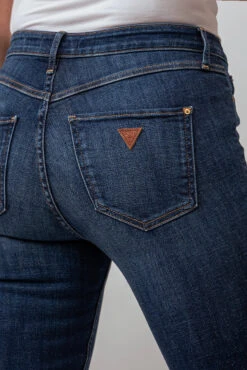 Guess Le Jeans étroit Taille Haute | Modèle 1981 7 Guess Le Jeans étroit Taille Haute | Modèle 1981 -Mode Femme Homme product WBRAB4D4MZ0 082 5