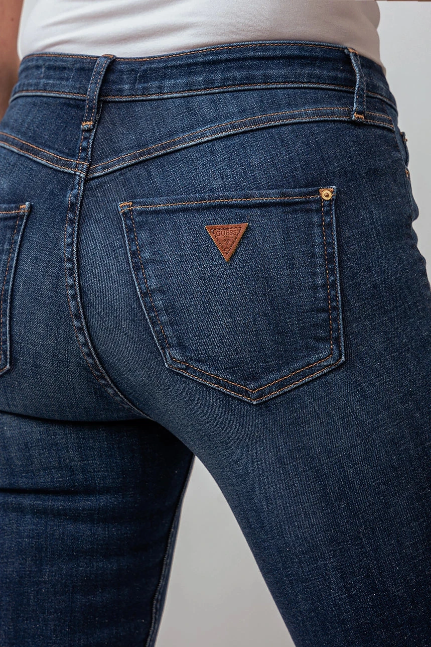 Guess Le Jeans étroit Taille Haute | Modèle 1981 4 Guess Le Jeans étroit Taille Haute | Modèle 1981 – Image 4